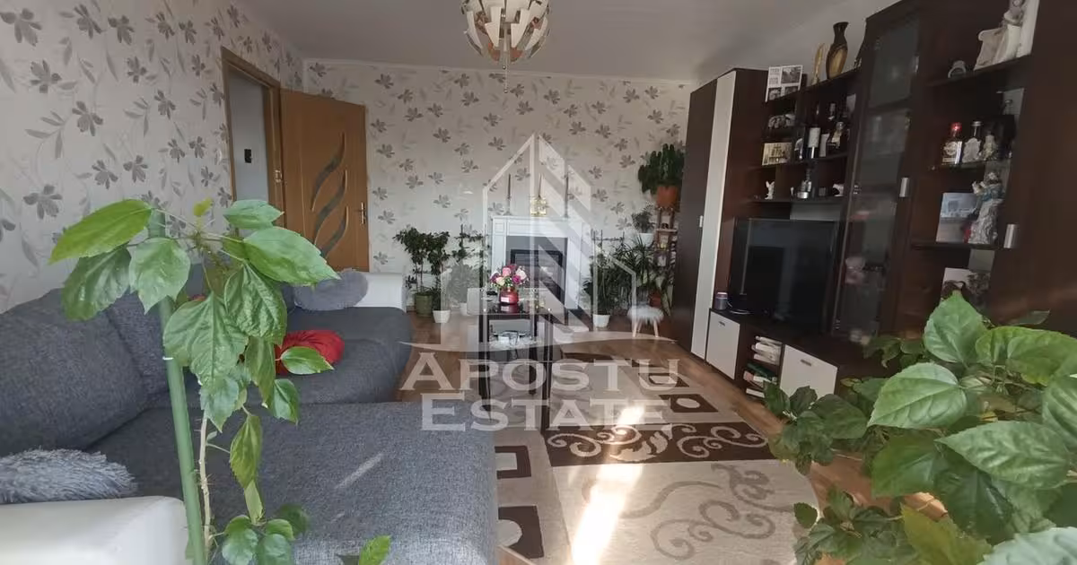 Apartament de vânzare cu 4 camere, mobilat în zona Fratelia, Timișoara