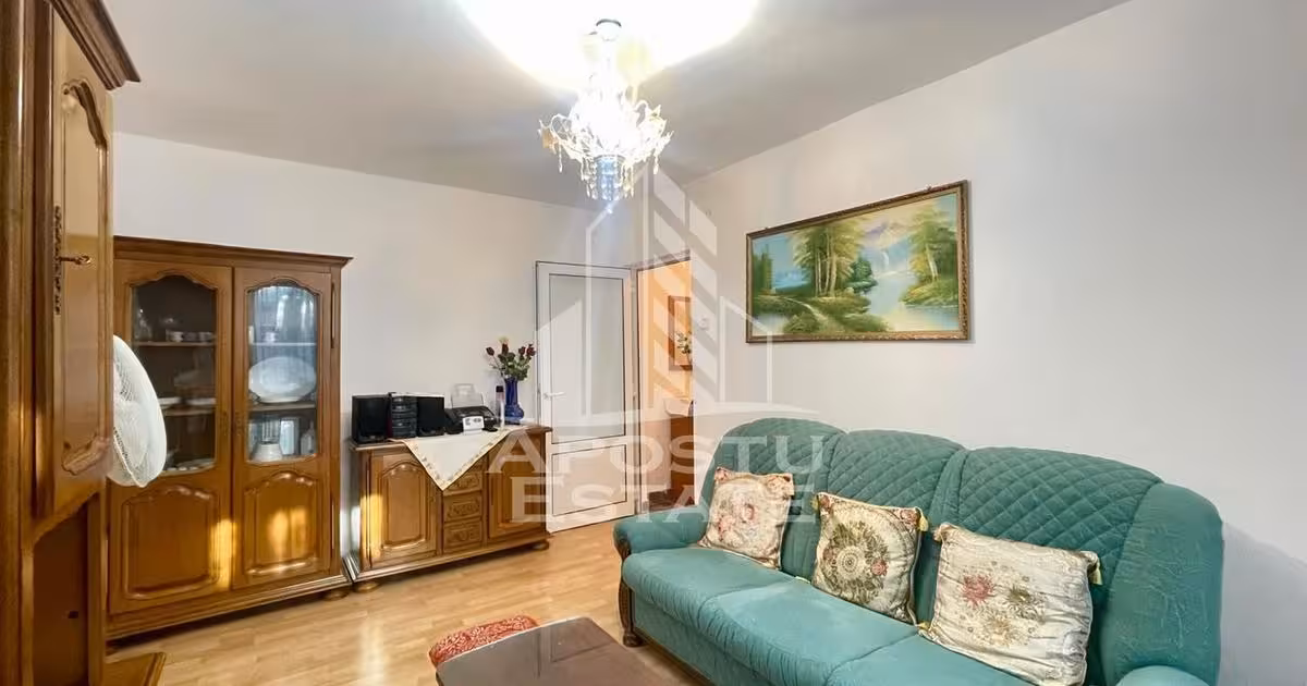 Apartament de vânzare cu 2 camere, mobilat în zona Aurel Vlaicu, Arad