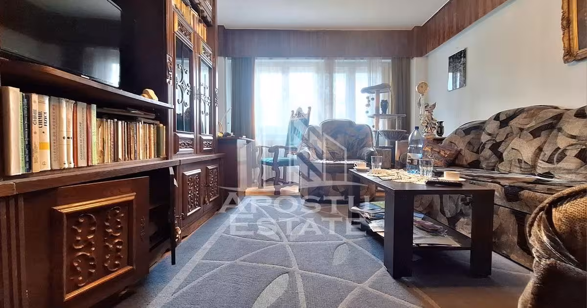 Apartament de vânzare cu 4 camere în zona Aurel Vlaicu, Arad