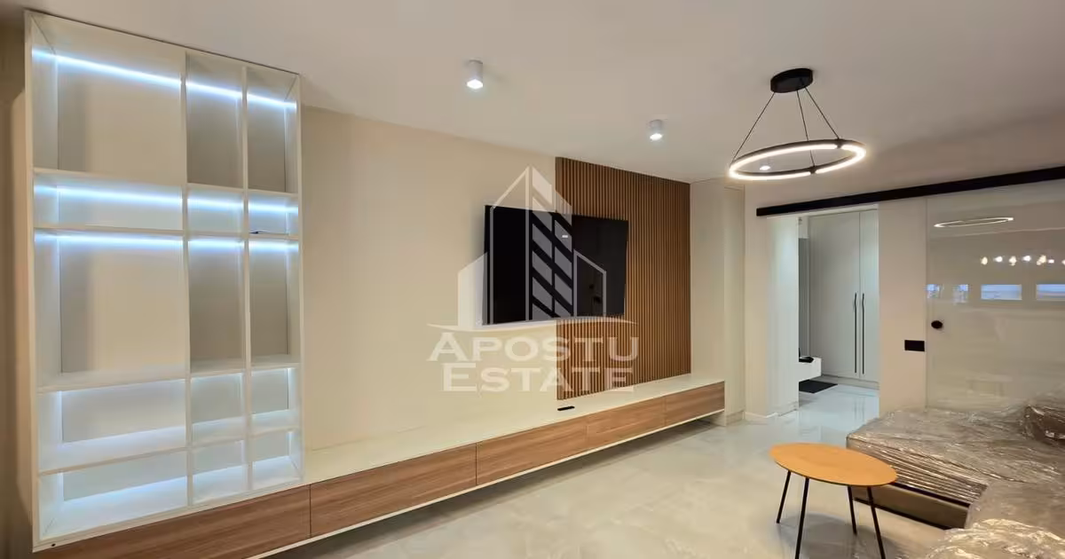 Apartament de vânzare cu 3 camere, mobilat în zona Aurel Vlaicu, Arad