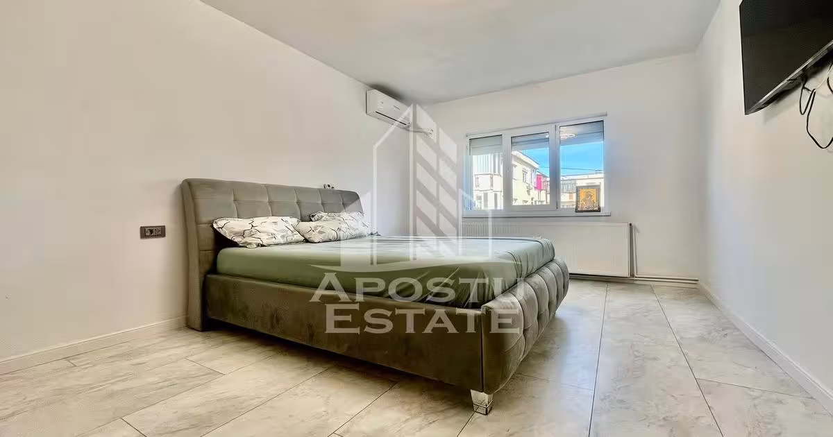 Apartament de vânzare cu 3 camere, mobilat în zona Alfa, Arad