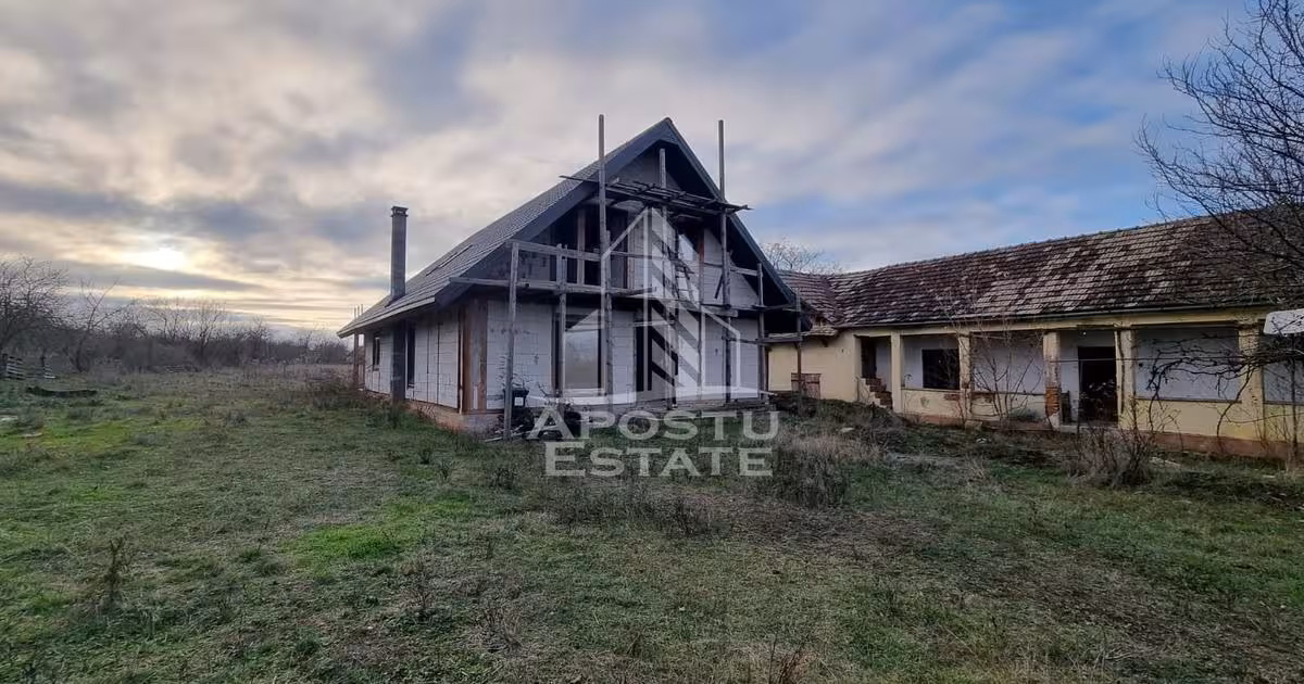 Casă individuală de vânzare cu 4 camere în Seceani
