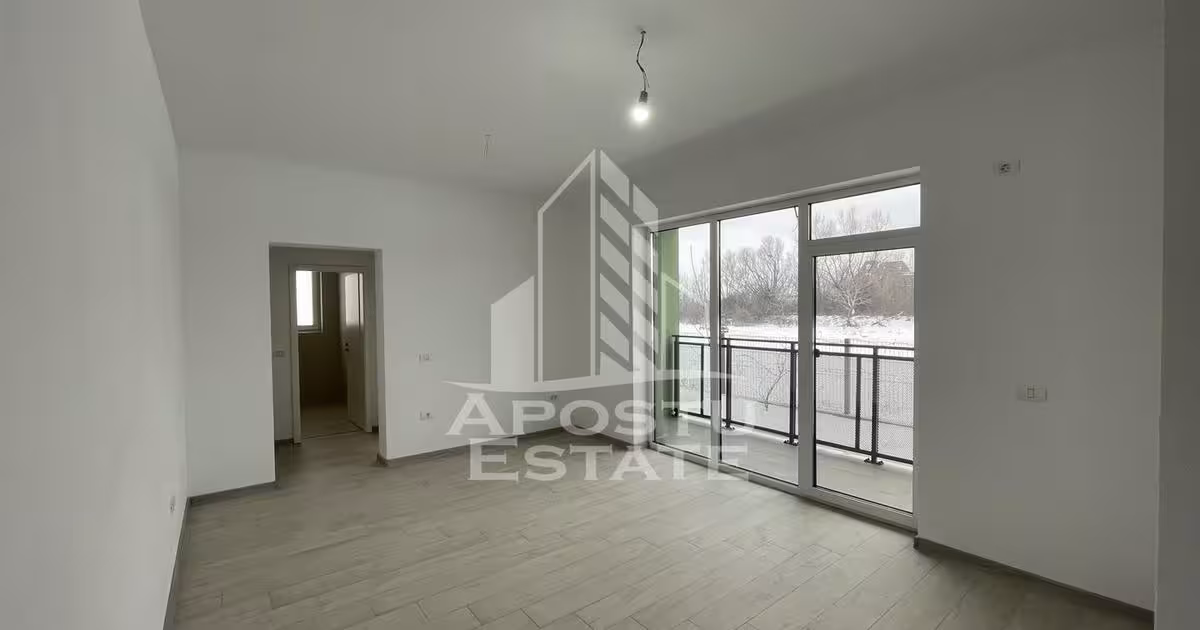 Spațiu comercial de vânzare de 53 mp, în Giroc