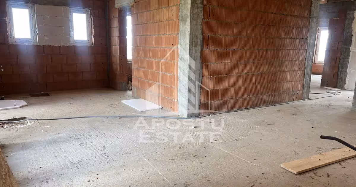 Duplex de vânzare cu 4 camere în Cornești