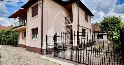 Casă Central