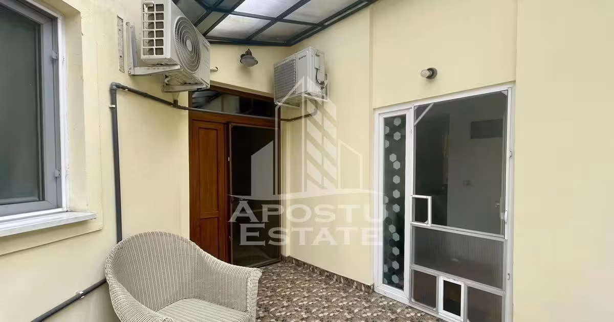 Casă individuală de vânzare cu 6 camere în zona Ultracentral, Arad