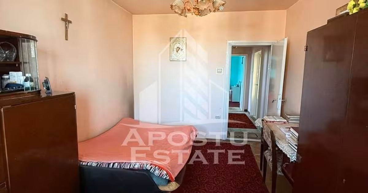 Apartament de vânzare cu 3 camere în zona Soarelui, Timișoara
