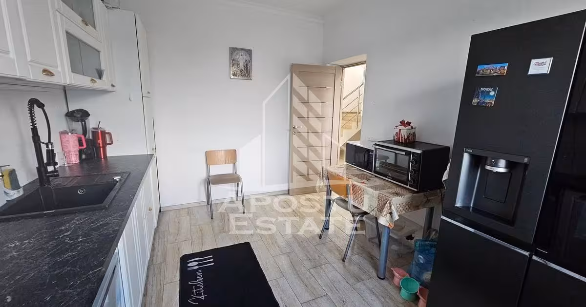 Casă individuală de vânzare cu 4 camere, mobilată în Utvin