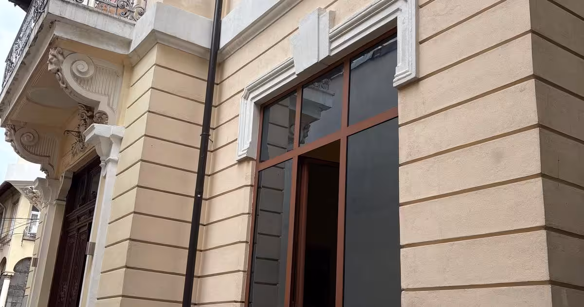 Casă de vânzare cu 14 camere, mobilată în zona Rosetti, Ultracentral