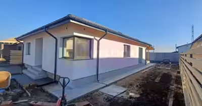 Casă Săbăreni
