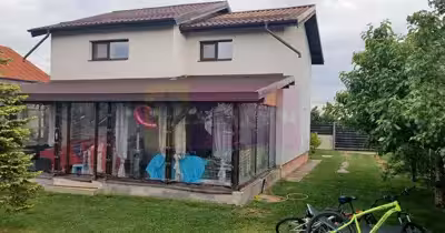 Casă Săbăreni