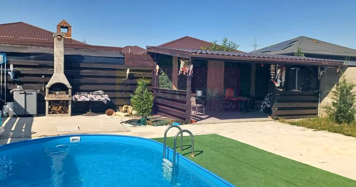 Casă individuală de vânzare cu 4 camere în Săbăreni