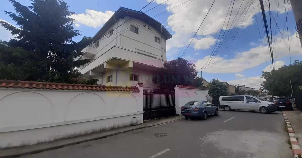 Casă individuală de vânzare cu 7 camere, mobilată în Voluntari