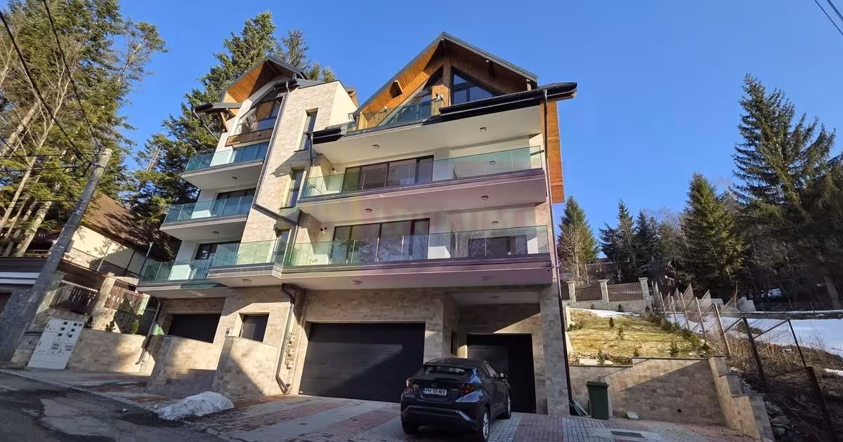 Apartament de vânzare cu 3 camere în Sinaia