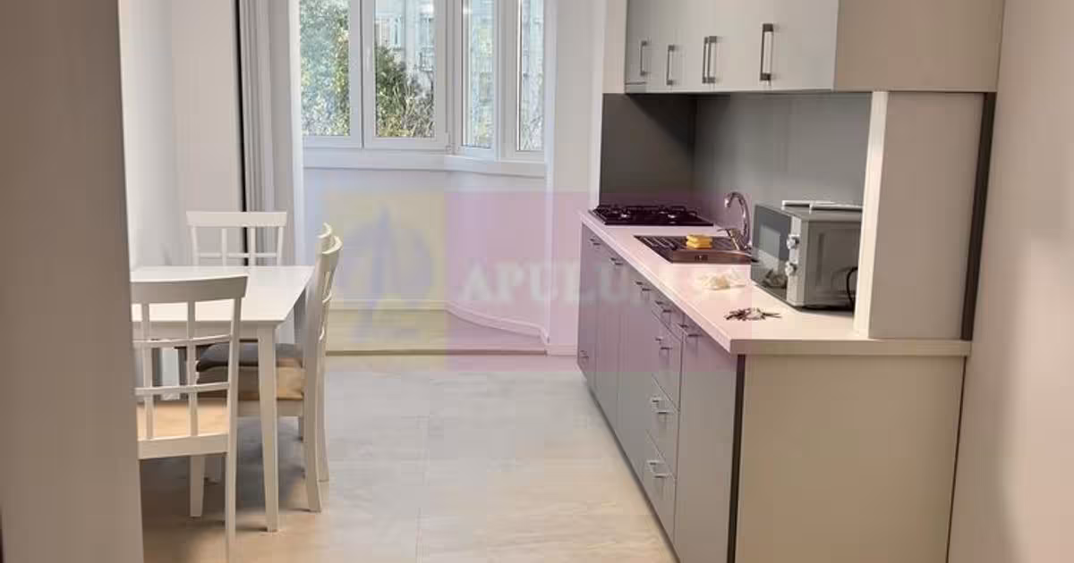 Apartament de vânzare cu 3 camere în zona Decebal, Sector 3
