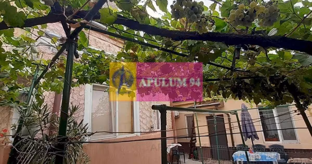 Casă de vânzare cu 3 camere în zona Alba Iulia, Sector 3