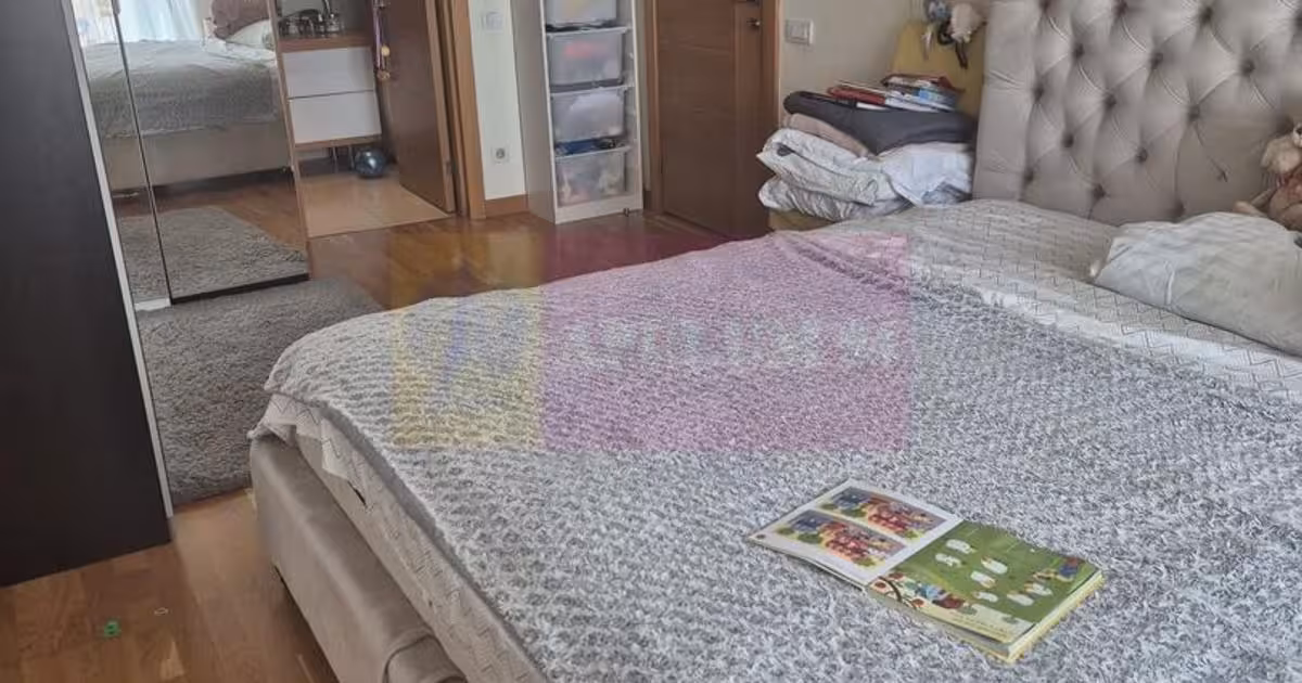 Apartament de vânzare cu 3 camere în zona Alba Iulia, Sector 3