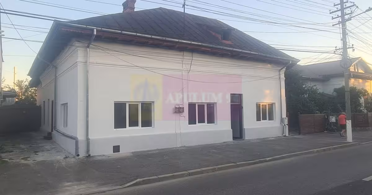 Casă individuală de vânzare cu 4 camere în Câmpina