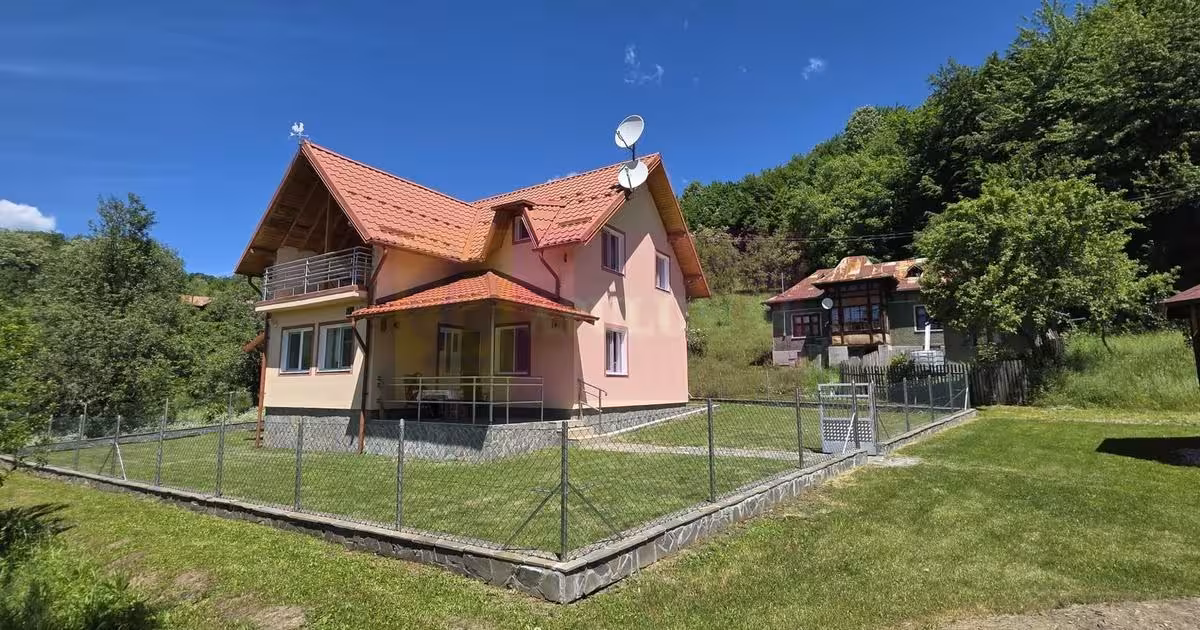 Casă individuală de vânzare cu 5 camere în Breaza