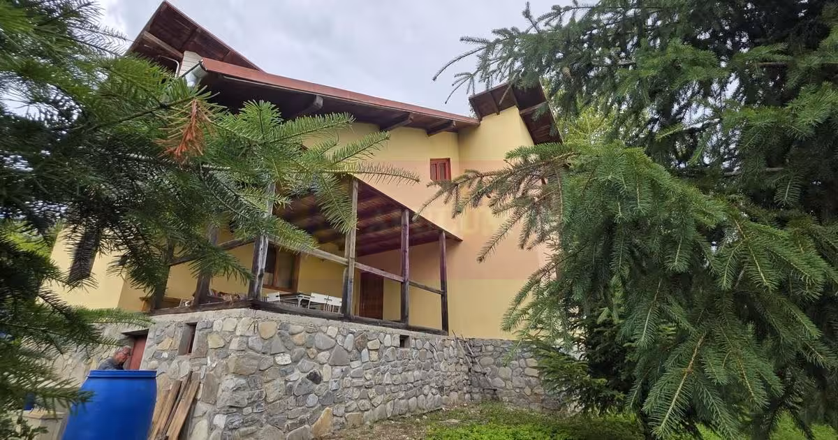 Casă individuală de vânzare cu 5 camere în Provița de Sus
