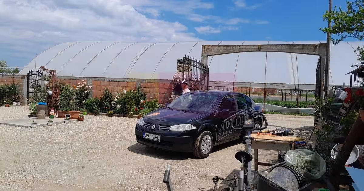 Casă individuală de vânzare cu 4 camere, mobilată în Vărăști