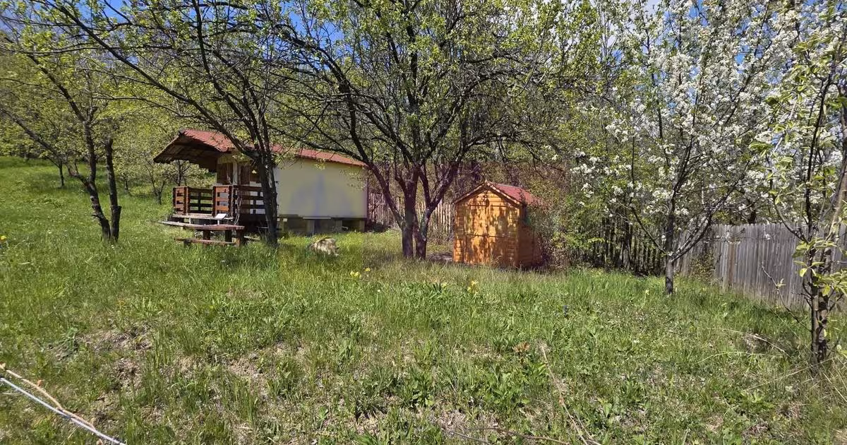 Teren Construcții intravilan de vânzare de 1494 mp, în Șotrile