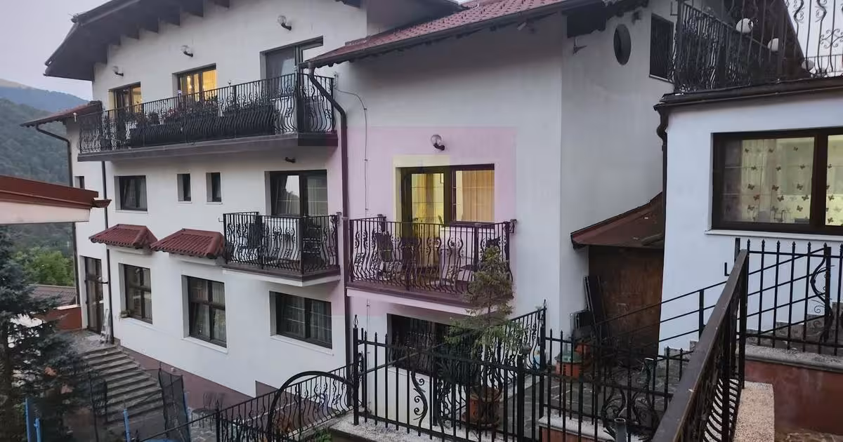 Hotel/Pensiune de vânzare de 742 mp, în Sinaia