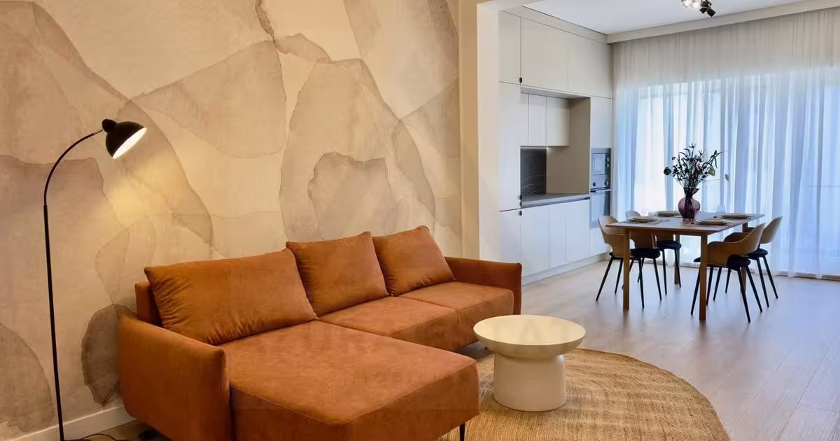 Apartament de vânzare cu 2 camere, mobilat în Cristian