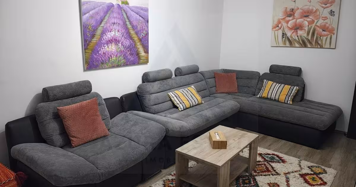 Apartament de vânzare cu 3 camere, mobilat în zona Vasile Aaron, Sibiu