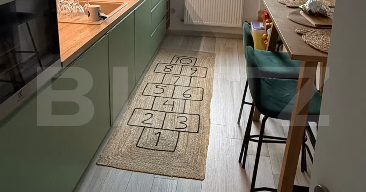 Apartament de vânzare cu 3 camere în zona Tractorul, Brașov