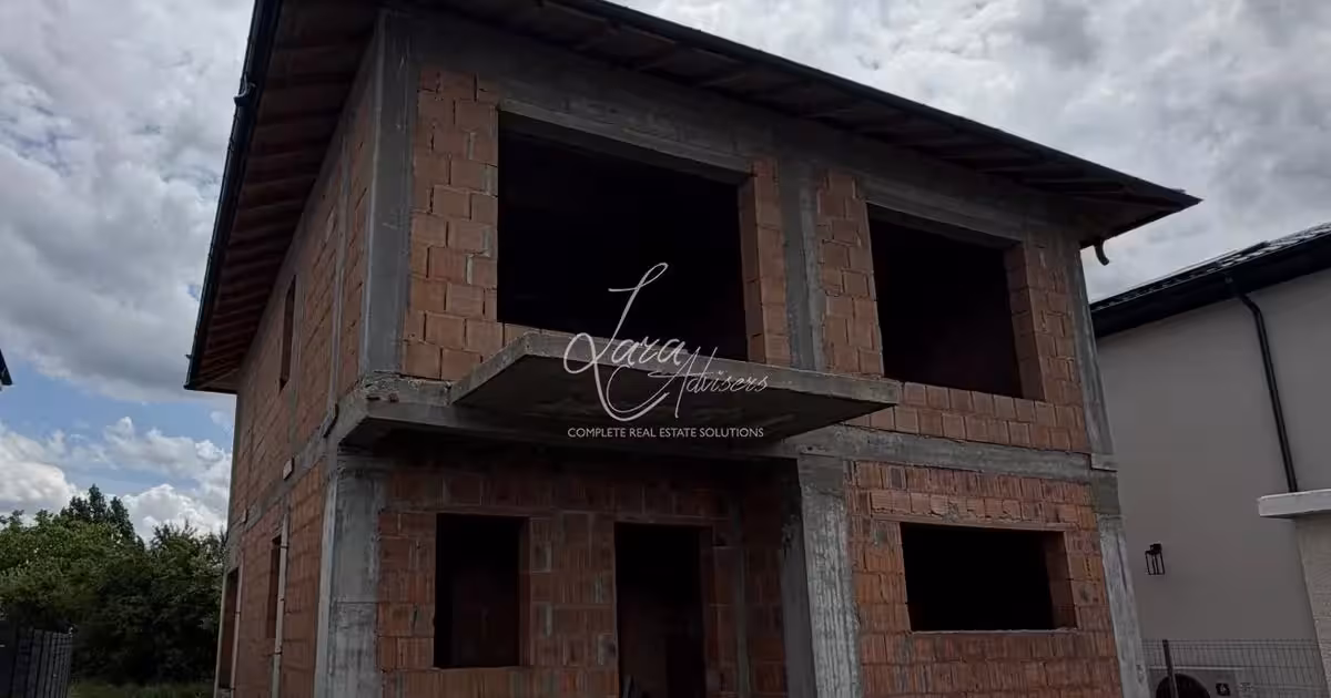 Casă individuală de vânzare cu 4 camere în Tunari