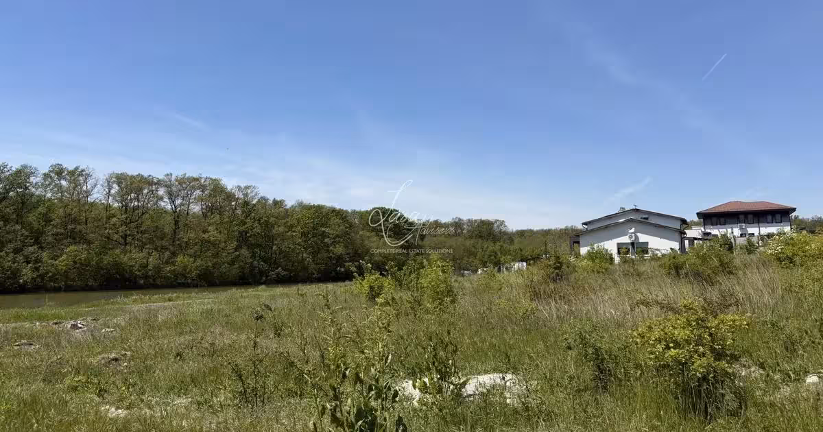 Teren Construcții intravilan de vânzare de 7500 mp, în Brănești