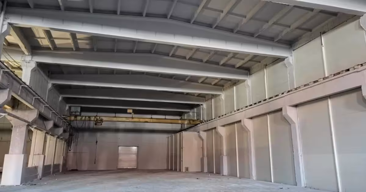 Spațiu industrial de vânzare de 1,950 mp, în zona Basarabia, Sector 3