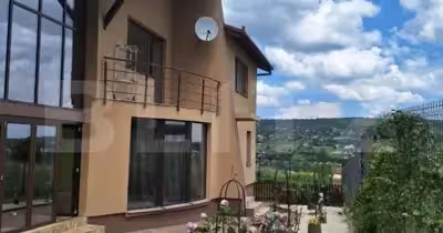 Casă Iris
