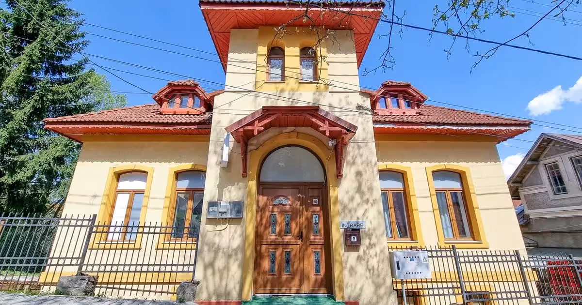 Casă de vânzare cu 11 camere în Predeal