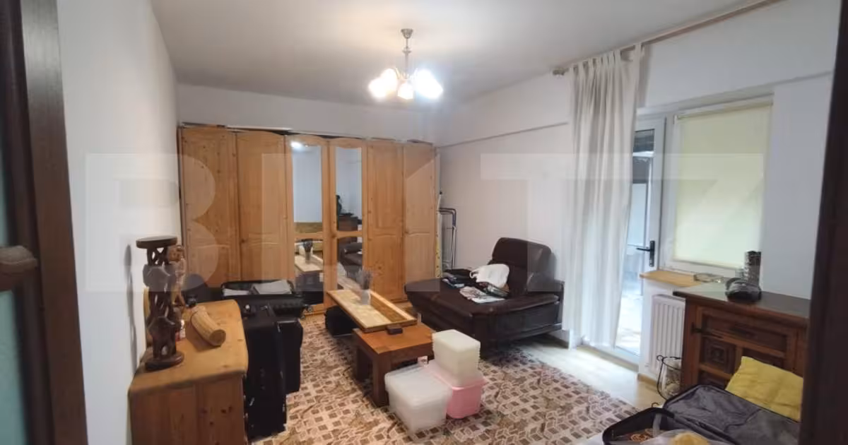 Apartament de vânzare cu 4 camere, mobilat în Valea Lupului