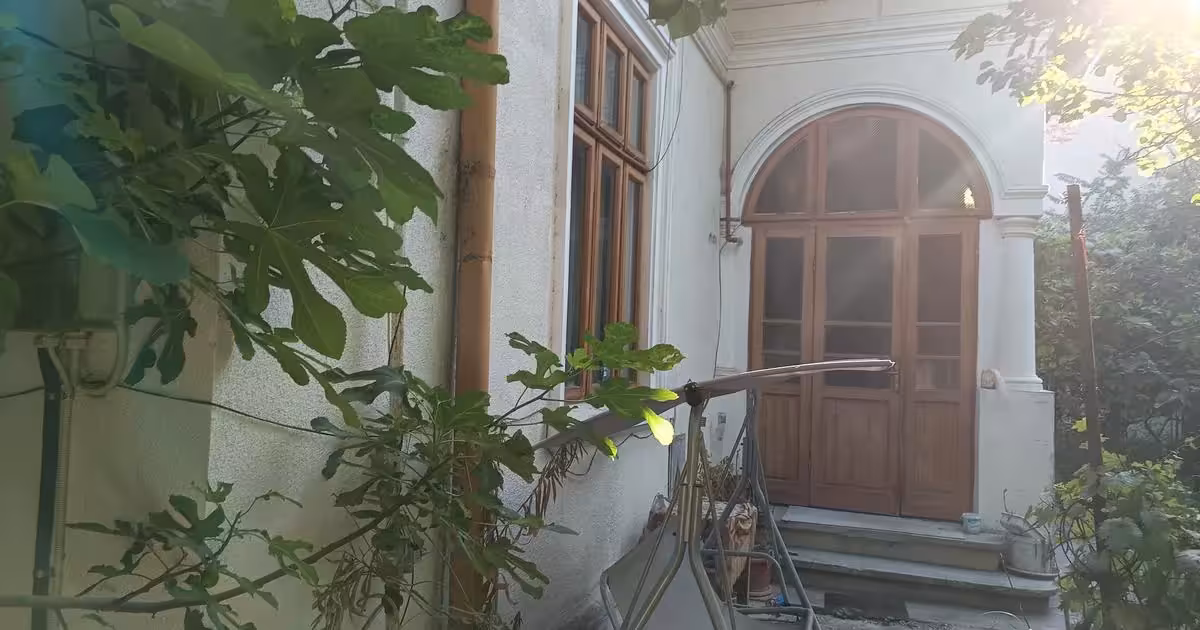 Casă de vânzare cu 3 camere în zona P-ța Unirii, Sector 3
