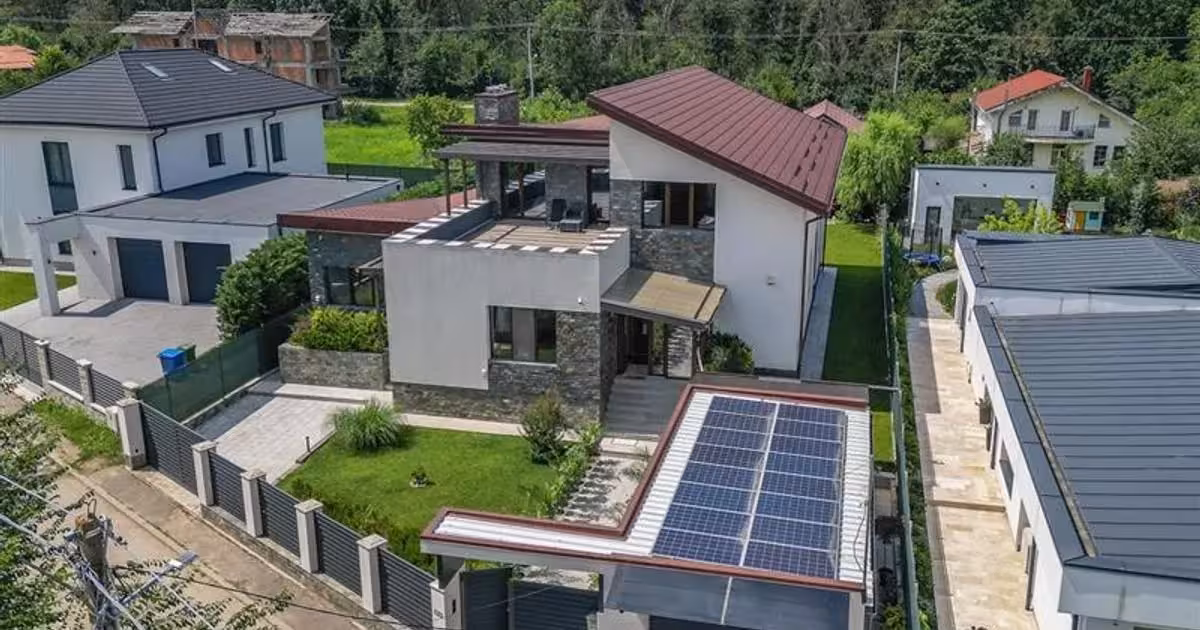 Casă individuală de vânzare cu 7 camere, mobilată în Balotești