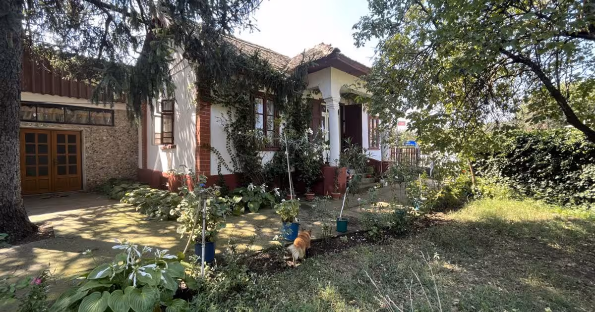 Casă individuală de vânzare cu 4 camere, mobilată în Giubega