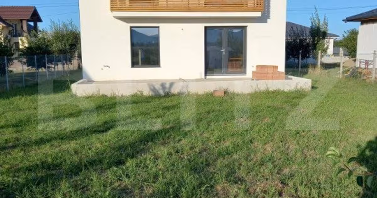 Casă individuală de vânzare cu 4 camere în Mihai Viteazu
