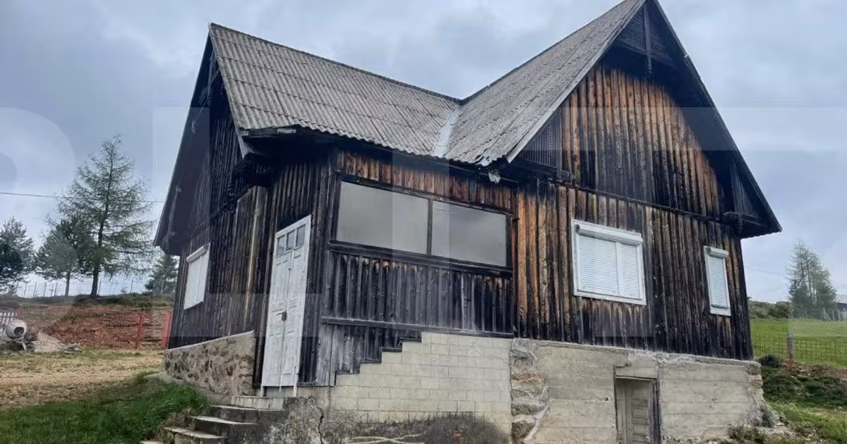 Casă individuală de vânzare cu 3 camere, mobilată în Beliș