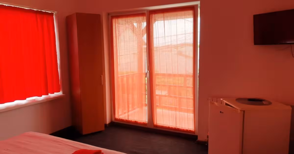 Casă individuală de vânzare cu 20 camere, mobilată în Eforie Nord