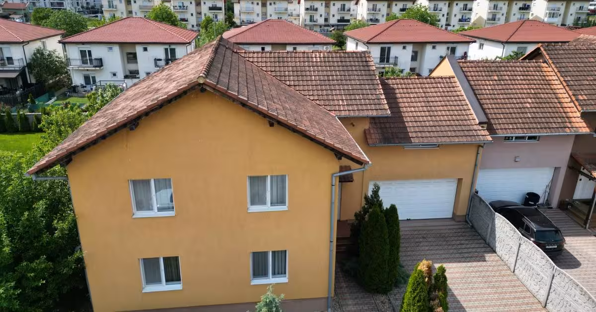 Casă individuală de vânzare cu 7 camere, mobilată în Dumbrăvița