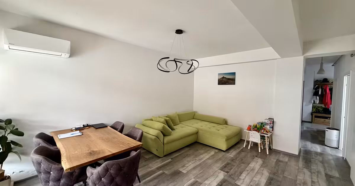 Apartament de vânzare cu 4 camere, mobilat în Giroc