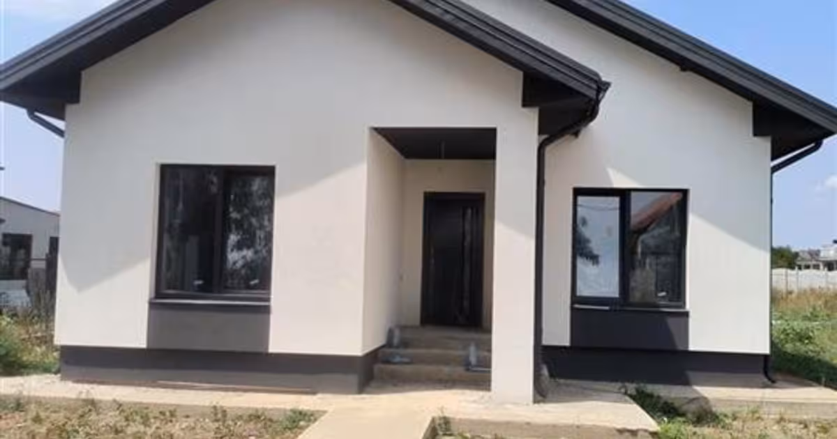 Casă de vânzare cu 4 camere în Mihăilești