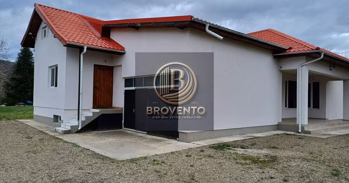 Casă individuală de vânzare cu 12 camere în Vălenii de Munte