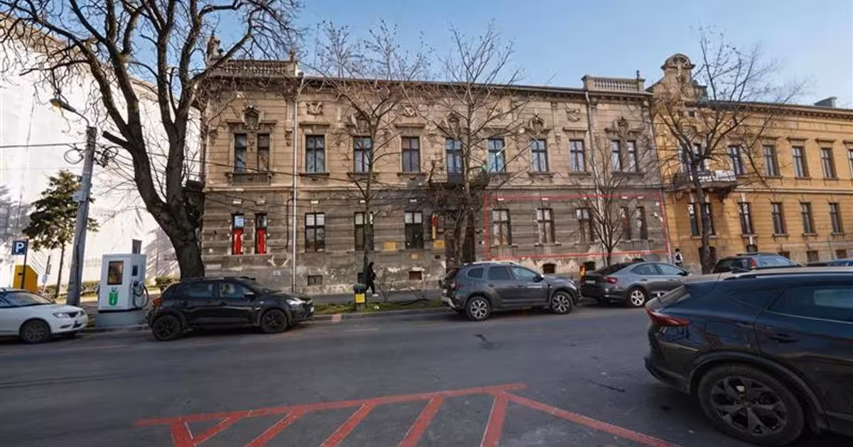 Apartament de vânzare cu 4 camere în zona Central, Oradea