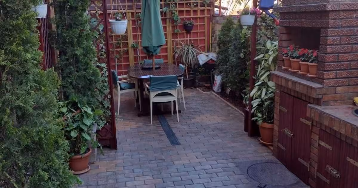 Casă de vânzare cu 4 camere în zona 23 August (Cațelul), Sector 3