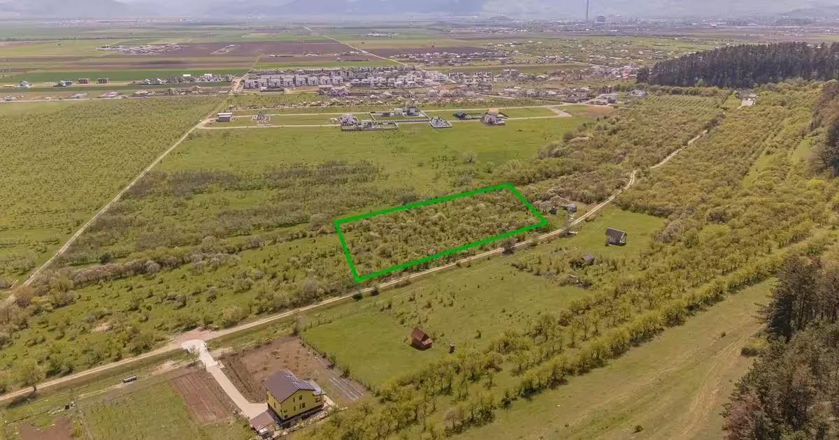 Teren Construcții intravilan de vânzare de 2717 mp, în Sânpetru