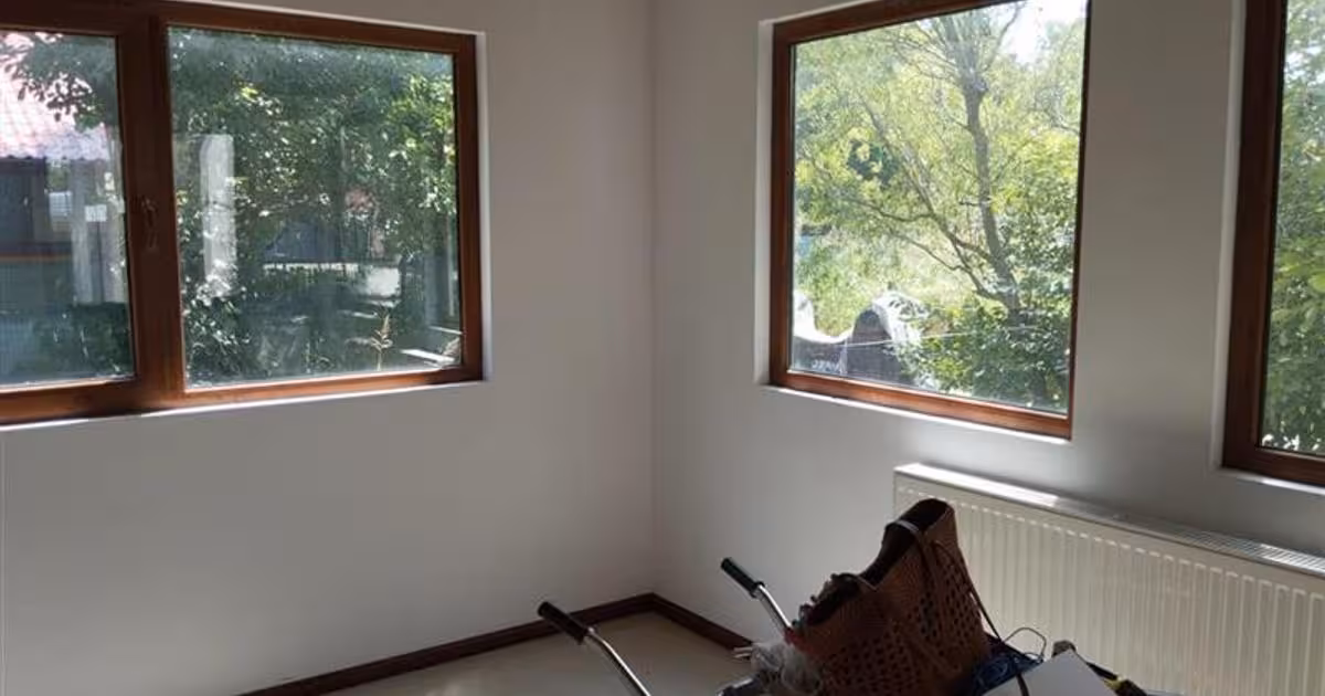 Casă de vânzare cu 9 camere în Ciolpani